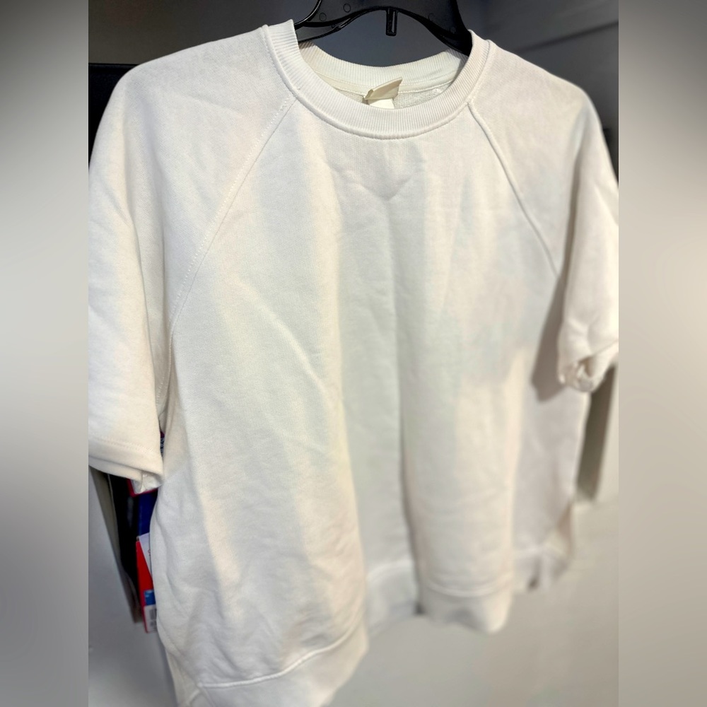 White HM XL sweater lightly used great condition.